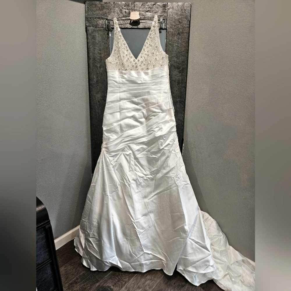 Maggie Sottero - wedding dress NWT